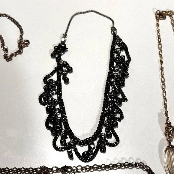 32pcs Vintage Jewelry Bundle Lot Necklace Beads Brooch Ring Earrings Bracelet - Picture 7 of 16